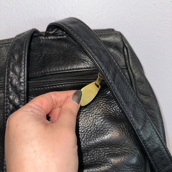 Vtg 90s Libaire Black Pebbled Soft Leather Backpack Bag Purse Flap USA Made - Picture 4 of 5